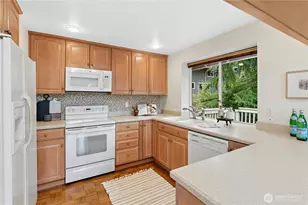4679 144th Pl SE, Bellevue, WA 98006 - Photo 11