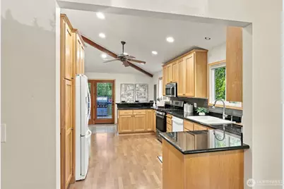 19926 40th Place NE, Lake Forest Park, WA 98155 - Photo 9