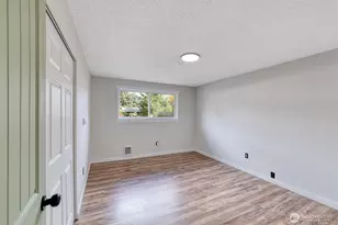 21502 106th St E, Buckley, WA 98321 - Photo 5