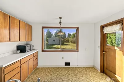324 18th Street NW, Puyallup, WA 98371 - Photo 9