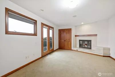 9600 Hilltop Rd, Bellevue, WA 98004 - Photo 31