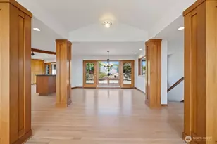 9600 Hilltop Rd, Bellevue, WA 98004 - Photo 13