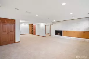 9600 Hilltop Rd, Bellevue, WA 98004 - Photo 27