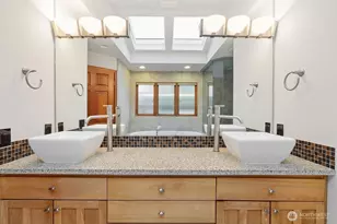 9600 Hilltop Rd, Bellevue, WA 98004 - Photo 19