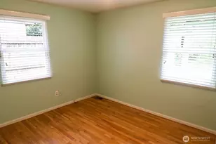 9233 17th Ave NE, Seattle, WA 98115 - Photo 9