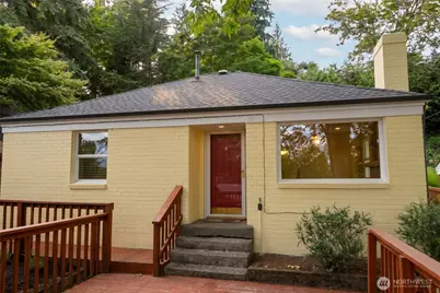 9233 17th Avenue NE, Seattle, WA 98115 - Photo 1