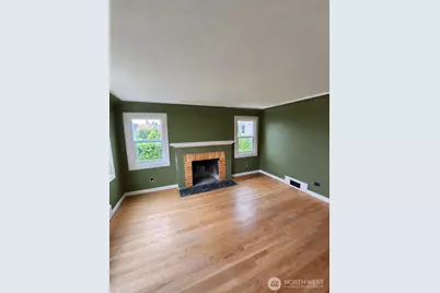 742 N 77th Street, Seattle, WA 98103 - Photo 7
