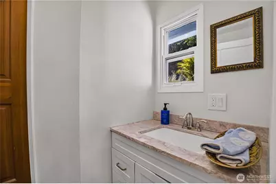 1231 Maplewood Beach Dr, Gig Harbor, WA 98332 - Photo 11