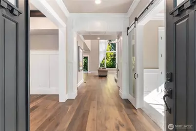 2832 109th Avenue SE, Bellevue, WA 98004 - Photo 3
