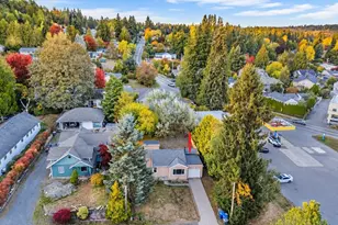5522 NE 193rd St, Lake Forest Park, WA 98155 - Photo 1