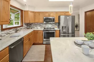 13233 SE 51st Pl, Bellevue, WA 98006 - Photo 15