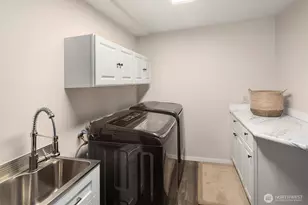13233 SE 51st Pl, Bellevue, WA 98006 - Photo 35