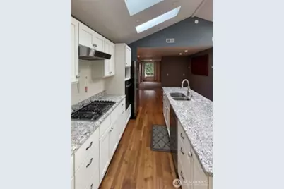 16674 Mountain View Road, Mount Vernon, WA 98274 - Photo 13