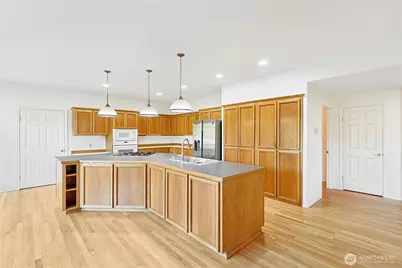 40711 Orville Road E, Eatonville, WA 98328 - Photo 9