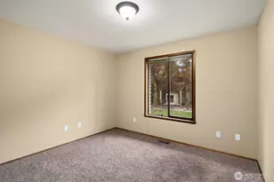 21805 SE 4th St, Sammamish, WA 98074 - Photo 19