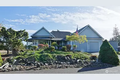 898 Mt St Helens Loop SE, Ocean Shores, WA 98569 - Photo 3