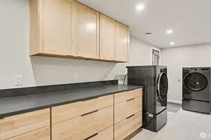 10680 Marine View Dr SW, Seattle, WA 98146 - Photo 25