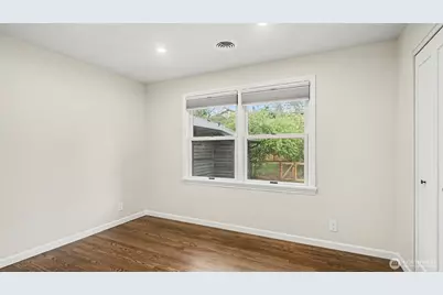 10680 Marine View Drive SW, Seattle, WA 98146 - Photo 11