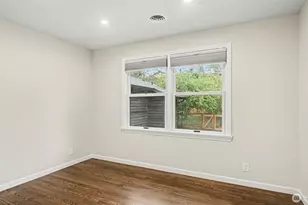 10680 Marine View Dr SW, Seattle, WA 98146 - Photo 11