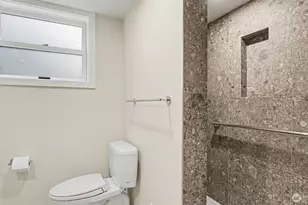 10680 Marine View Dr SW, Seattle, WA 98146 - Photo 19