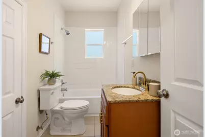 940 N 76th Street, Seattle, WA 98103 - Photo 17