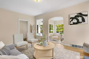 940 N 76th St, Seattle, WA 98103 - Photo 15
