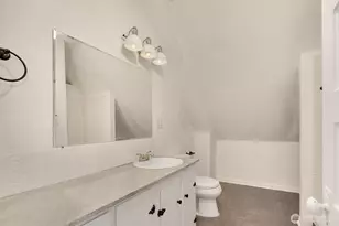 940 N 76th St, Seattle, WA 98103 - Photo 23