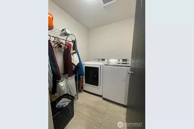 8527 Interlake Avenue N, Seattle, WA 98103 - Photo 9
