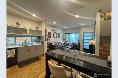 8527 Interlake Avenue N, Seattle, WA 98103 - Photo 5