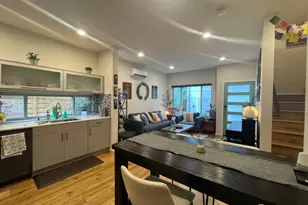 8527 Interlake Ave N, Seattle, WA 98103 - Photo 5