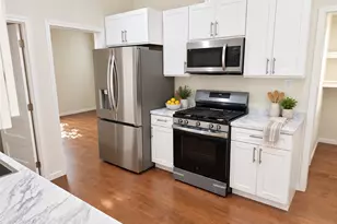 909 23rd Ave, Seattle, WA 98122 - Photo 5