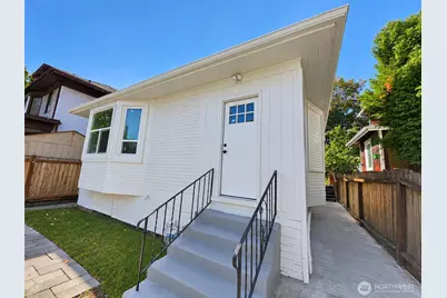 909 23rd Avenue, Seattle, WA 98122 - Photo 1