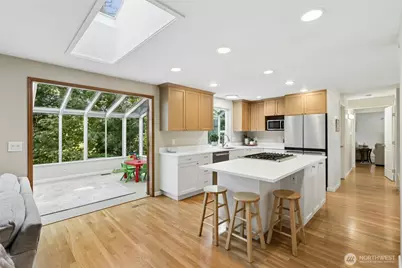 12406 SE 47th Street, Bellevue, WA 98006 - Photo 7