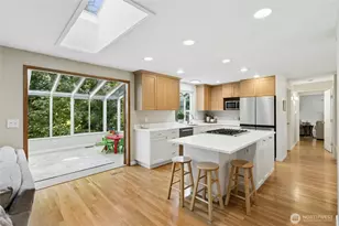 12406 SE 47th St, Bellevue, WA 98006 - Photo 7