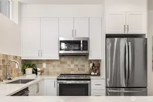 1739 17th Ave, Seattle, WA 98122 - Photo 3