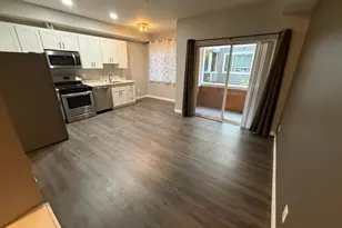 564 225th Ln NE, Sammamish, WA 98074 - Photo 3