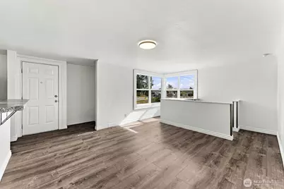 1121 S National Avenue, Bremerton, WA 98312 - Photo 9