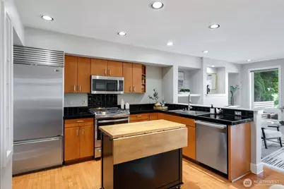 212 N 45th Street, Seattle, WA 98103 - Photo 3