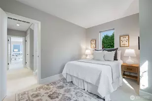 212 N 45th St, Seattle, WA 98103 - Photo 13