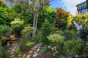 212 N 45th St, Seattle, WA 98103 - Photo 23