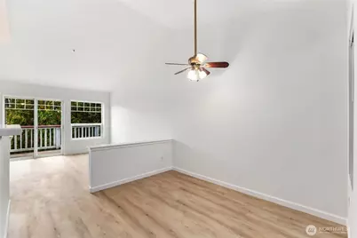 18501 SE Newport Way #H336, Issaquah, WA 98027 - Photo 5