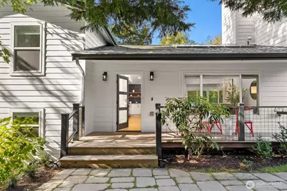 689 Pierce Court NW, Bainbridge Island, WA 98110 - Photo 3