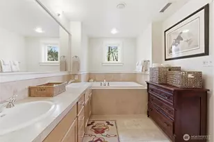 400 Winslow Way E, Bainbridge Island, WA 98110 - Photo 15