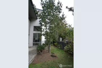 9109 Cyrus Avenue NW, Seattle, WA 98117 - Photo 27