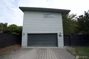 9109 Cyrus Ave NW, Seattle, WA 98117 - Photo 29