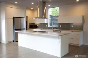 9109 Cyrus Ave NW, Seattle, WA 98117 - Photo 3