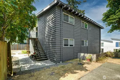 2108 NE 85th Street, Seattle, WA 98115 - Photo 3