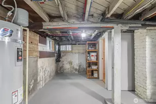 106 NE 54th St, Seattle, WA 98105 - Photo 31