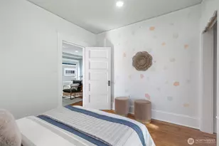 106 NE 54th St, Seattle, WA 98105 - Photo 9