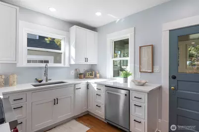 106 NE 54th Street, Seattle, WA 98105 - Photo 15